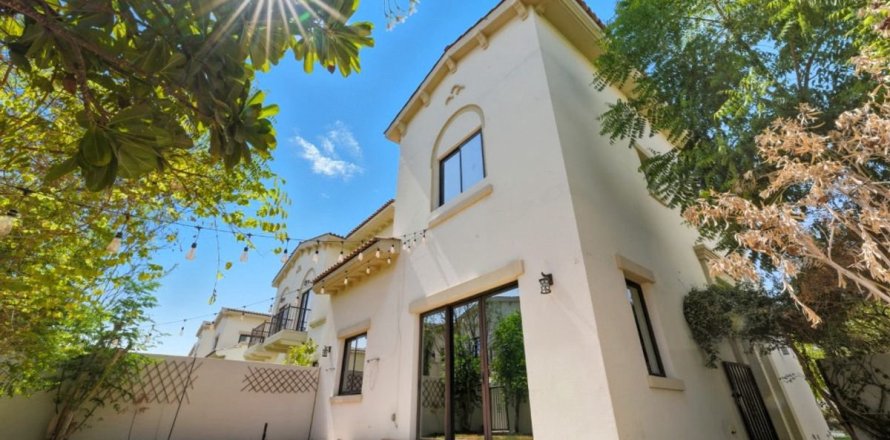 Вилла в Риме, Дубай, 3 спальни, 278.3м², № 55556