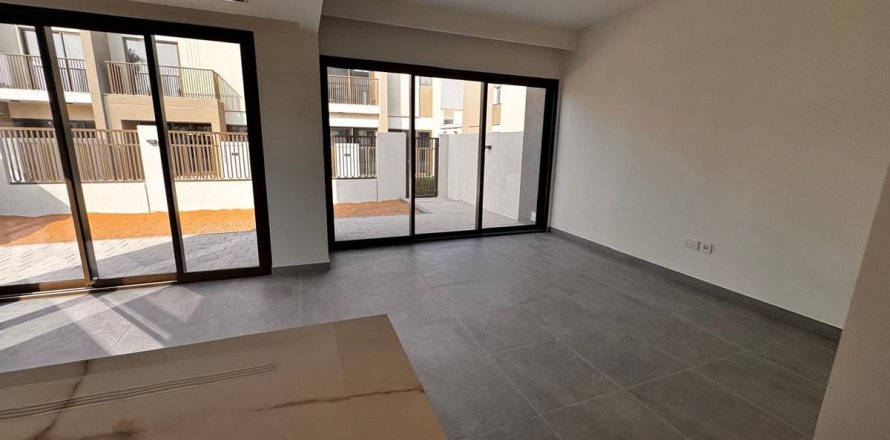 Таунхаус в Дубае, 4 спальни, 243.6м², № 55557