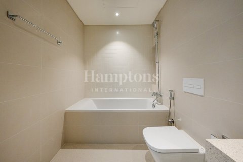 Apartment in Dubai Harbour, Dubai 1 bedroom, 76.73787800 sq.m. № 102090 - photo 3