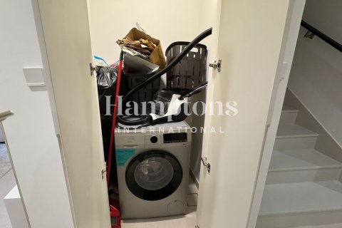 Снять в аренду виллу в Dubai South (Dubai World Central), Дубай: 3 спальни, 137.68224600м², № 102087 - фото 3