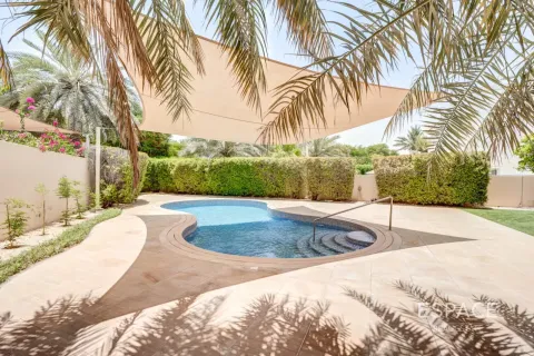 Villa in Arabian Ranches, Dubai 5 bedrooms, 424 sq.m. № 122705 - photo 19