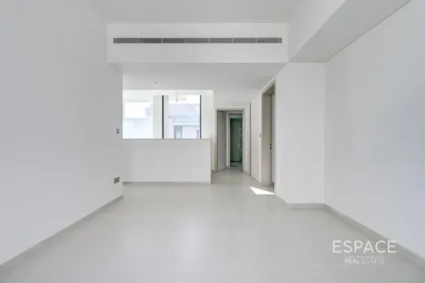 Villa in Jebel Ali, Dubai 4 bedrooms, 394 sq.m. № 122701 - photo 14