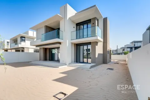 Villa in Jebel Ali, Dubai 4 bedrooms, 394 sq.m. № 122701 - photo 2