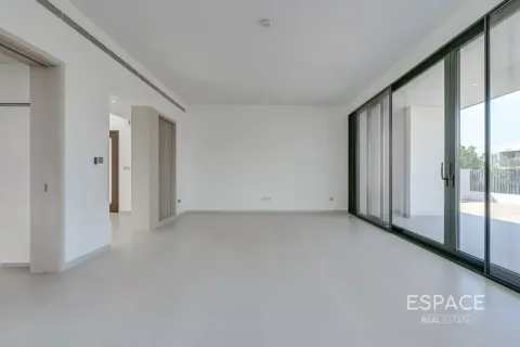 Villa in Jebel Ali, Dubai 4 bedrooms, 394 sq.m. № 122701 - photo 5