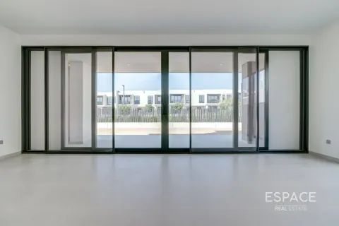 Villa in Jebel Ali, Dubai 4 bedrooms, 394 sq.m. № 122701 - photo 4