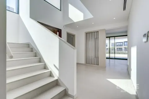 Villa in Jebel Ali, Dubai 4 bedrooms, 394 sq.m. № 122701 - photo 8