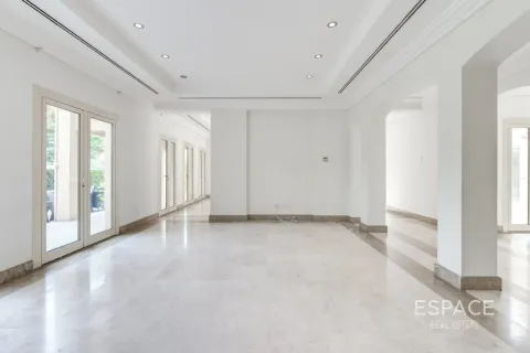 Villa en Meadows, Dubai, 5 dormitorios, 571 m², № 122706 - foto 3