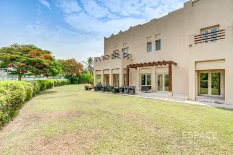 فيلا في Meadows, دبي 5 غرف نوم , 571 م² رقم 122706
