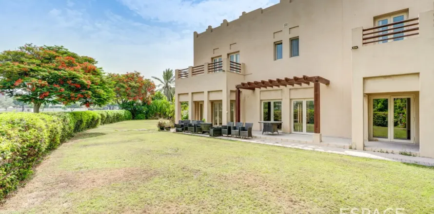 Villa en Meadows, Dubai, 5 dormitorios, 571 m², № 122706