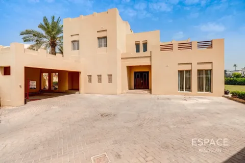 Villa en Meadows, Dubai, 5 dormitorios, 571 m², № 122706 - foto 20