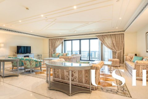 Apartment in Culture Village, Dubai 4 bedrooms, 468 sq.m. № 42394 - photo 17