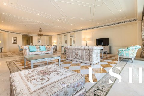 Apartment in Culture Village, Dubai 4 bedrooms, 468 sq.m. № 42394 - photo 1