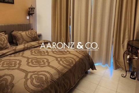 Apartamento en Jumeirah Lake Towers, Dubai, 1 dormitorio, 70 m², № 84519 - foto 6