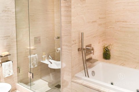 Apartment in Downtown Dubai (Downtown Burj Dubai), Dubai 1 bedroom, 102 sq.m. № 84530 - photo 14