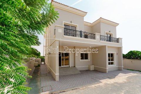 Villa in Dubai 5 bedrooms, 554.9 sq.m. № 77005 - photo 1