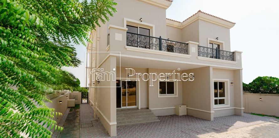 Villa in Dubai 5 bedrooms, 554.9 sq.m. № 77005