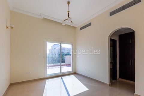 Villa in Dubai 5 bedrooms, 554.9 sq.m. № 77005 - photo 18