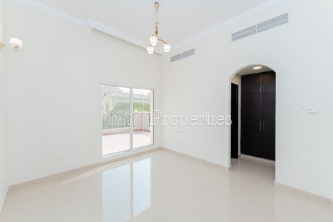 Villa in Dubai 5 bedrooms, 554.9 sq.m. № 77005 - photo 15