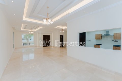 Villa in Dubai 5 bedrooms, 554.9 sq.m. № 77005 - photo 3