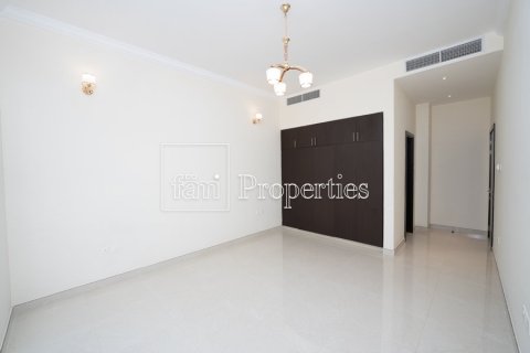 Villa in Dubai 5 bedrooms, 554.9 sq.m. № 77005 - photo 12