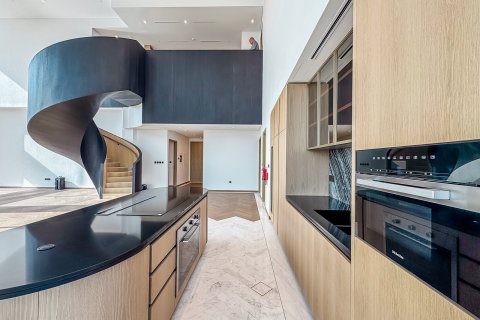 Ático en JUMEIRAH LIVING BUSINESS BAY en Business Bay, 5 dormitorios, 562 m², № 97378 - foto 7