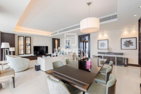 Apartamento en Downtown Dubai (Downtown Burj Dubai), Dubai, 4 dormitorios, 443 m², № 64795 - foto 2