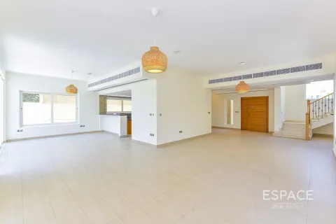 Villa in Legacy Nova Villas, Jumeirah Park, Dubai 4 bedrooms, 455 sq.m. № 62139 - photo 3