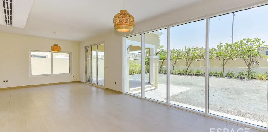 Villa in Legacy Nova Villas, Jumeirah Park, Dubai 4 bedrooms, 455 sq.m. № 62139
