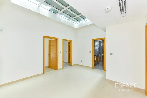 Villa in Legacy Nova Villas, Jumeirah Park, Dubai 4 bedrooms, 455 sq.m. № 62139 - photo 7