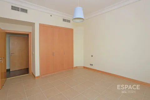Apartment in Palm Jumeirah, Dubai 3 bedrooms, 204 sq.m. № 62128 - photo 9