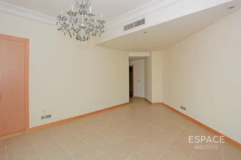 Apartment in Palm Jumeirah, Dubai 3 bedrooms, 204 sq.m. № 62128 - photo 7