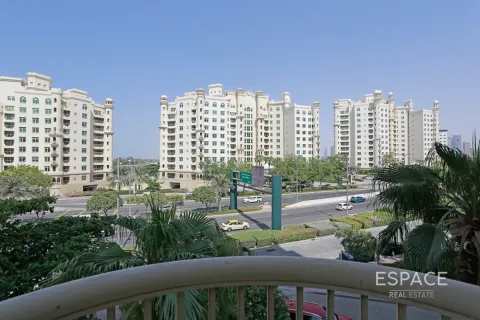 Apartment in Palm Jumeirah, Dubai 3 bedrooms, 204 sq.m. № 62128 - photo 1