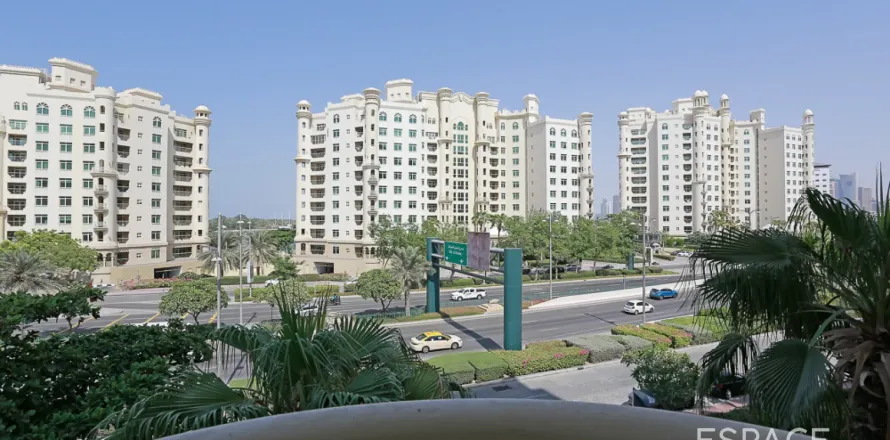 Apartment in Palm Jumeirah, Dubai 3 bedrooms, 204 sq.m. № 62128
