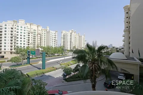 Apartment in Palm Jumeirah, Dubai 3 bedrooms, 204 sq.m. № 62128 - photo 15