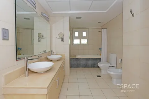 Apartment in Palm Jumeirah, Dubai 3 bedrooms, 204 sq.m. № 62128 - photo 13