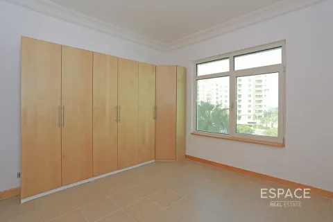 Apartment in Palm Jumeirah, Dubai 3 bedrooms, 204 sq.m. № 62128 - photo 10