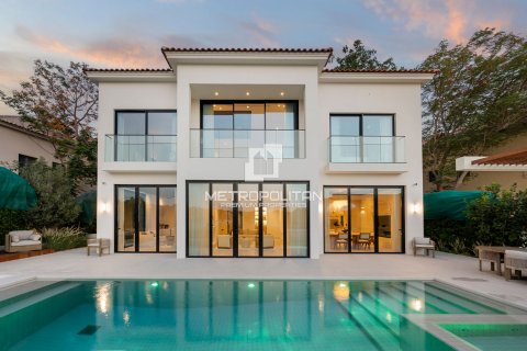 Villa en Fire, Jumeirah Golf Estates, Dubai, 5 dormitorios, 822 m², № 72956 - foto 1