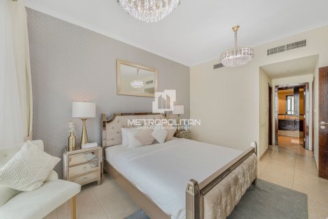 Apartment in The Residences, Downtown Dubai (Downtown Burj Dubai), Dubai 3 bedrooms, 193 sq.m. № 72960 - photo 12