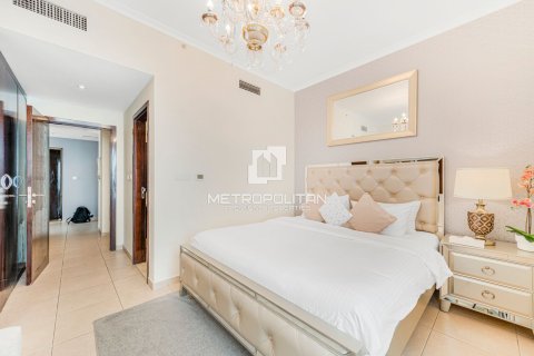 Apartment in The Residences, Downtown Dubai (Downtown Burj Dubai), Dubai 3 bedrooms, 193 sq.m. № 72960 - photo 19