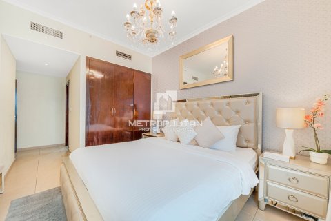 Apartment in The Residences, Downtown Dubai (Downtown Burj Dubai), Dubai 3 bedrooms, 193 sq.m. № 72960 - photo 16