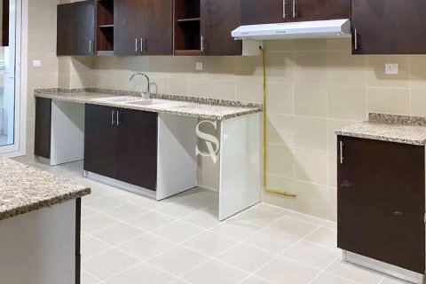 Купить квартиру в Living Legends, Дубай: 3 спальни, 168м², № 99295 - фото 4