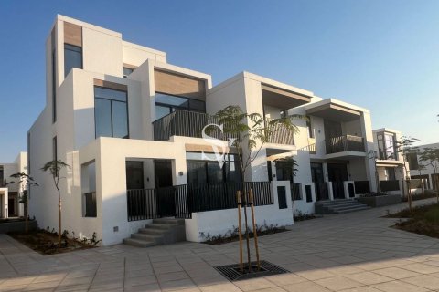 Купить таунхаус в Arabian Ranches 3, Дубай: 3 спальни, 126м², № 99301 - фото 3