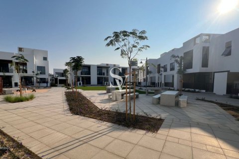 Купить таунхаус в Arabian Ranches 3, Дубай: 3 спальни, 126м², № 99301 - фото 4