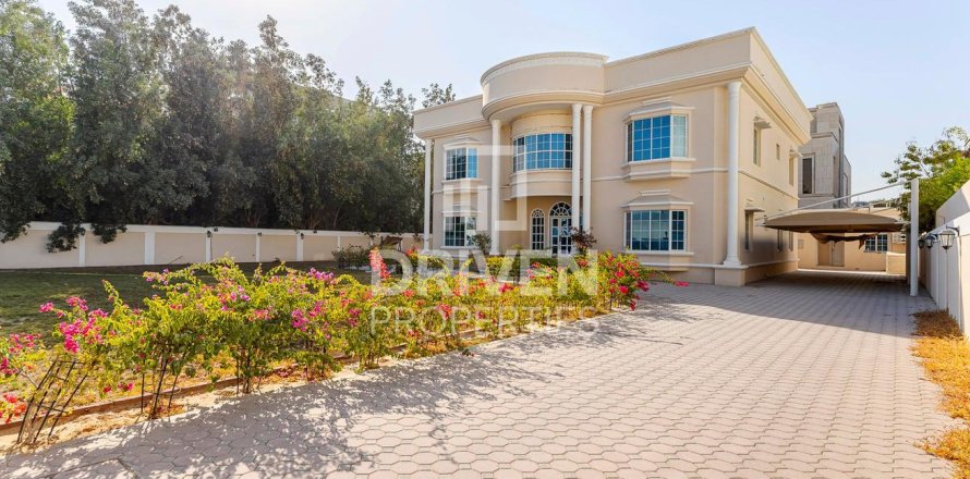 Villa à Umm Al Sheif Villas, Umm Al Sheif, Dubai, 5 chambres, 1393.55 m², № 136843