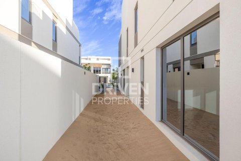 Villa en Tilal Al Ghaf, Dubai, 4 dormitorios, 220.37 m², № 136851 - foto 13
