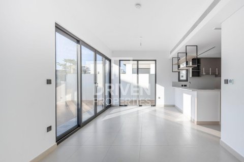 Villa en Tilal Al Ghaf, Dubai, 4 dormitorios, 220.37 m², № 136851 - foto 2