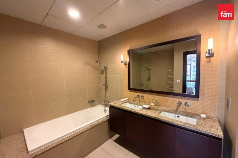 Appartement à Palm Jumeirah, Dubai, 1 chambre, 119.9 m², № 133291 - photo 3