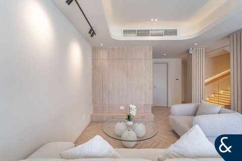 Купить виллу в Springs 11, The Springs, Дубай: 2 спальни, 157м², № 75225 - фото 3