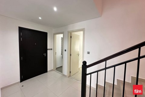 Townhouse in Dubai 3 bedrooms, 229.9 sq.m. № 109313 - photo 17