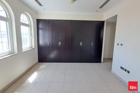 Villa en Jumeirah Park, Dubai, 3 dormitorios, 522.9 m², № 109308 - foto 2